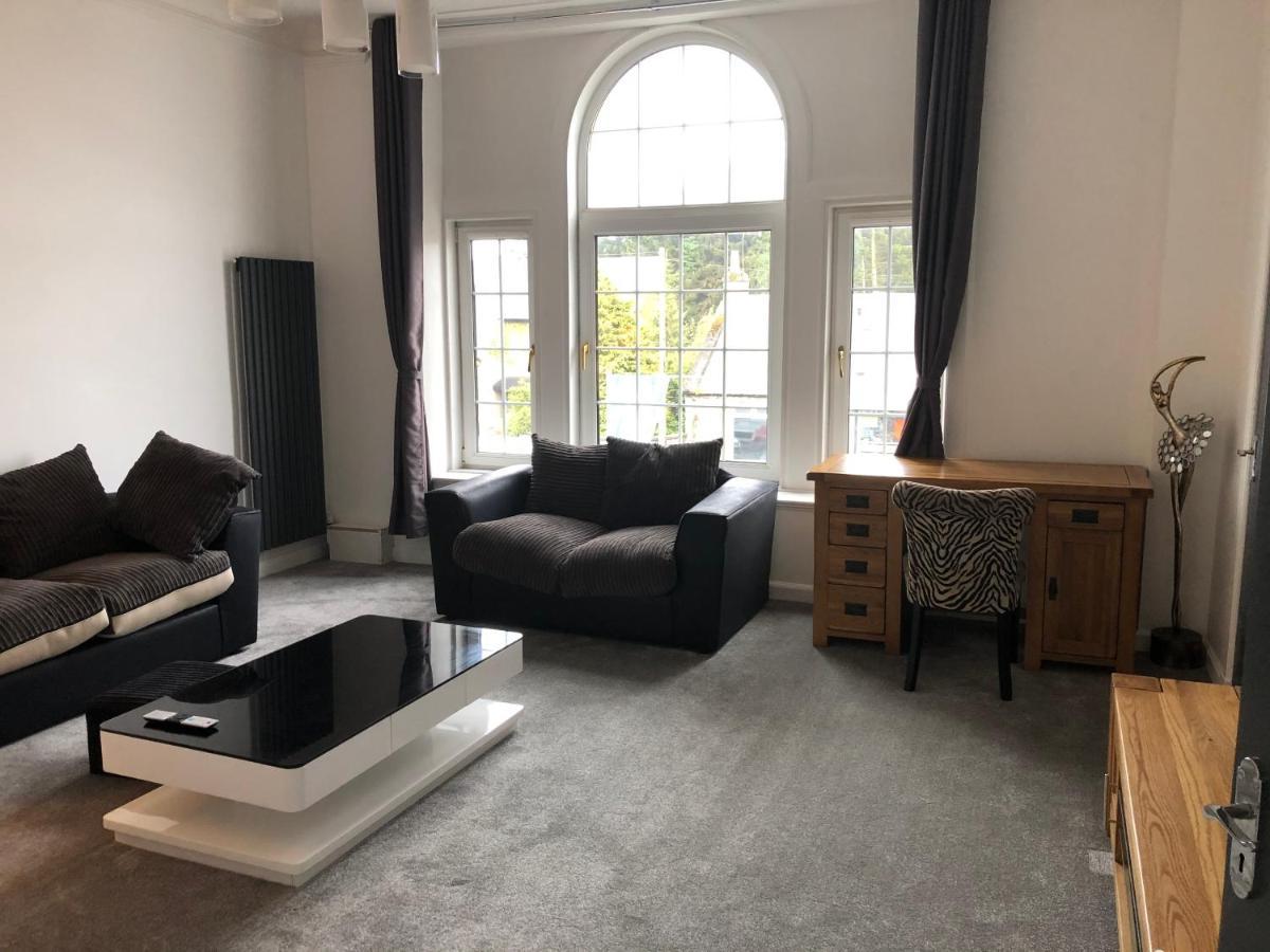 Premier 2 Bed Flat C Apartment